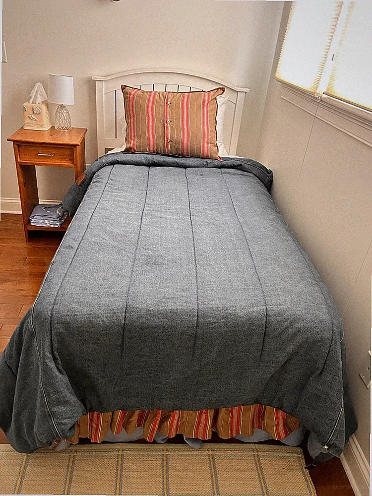 Nautica Twin 74” X 91” Dark Jean /chambray Comforter-set -excellent